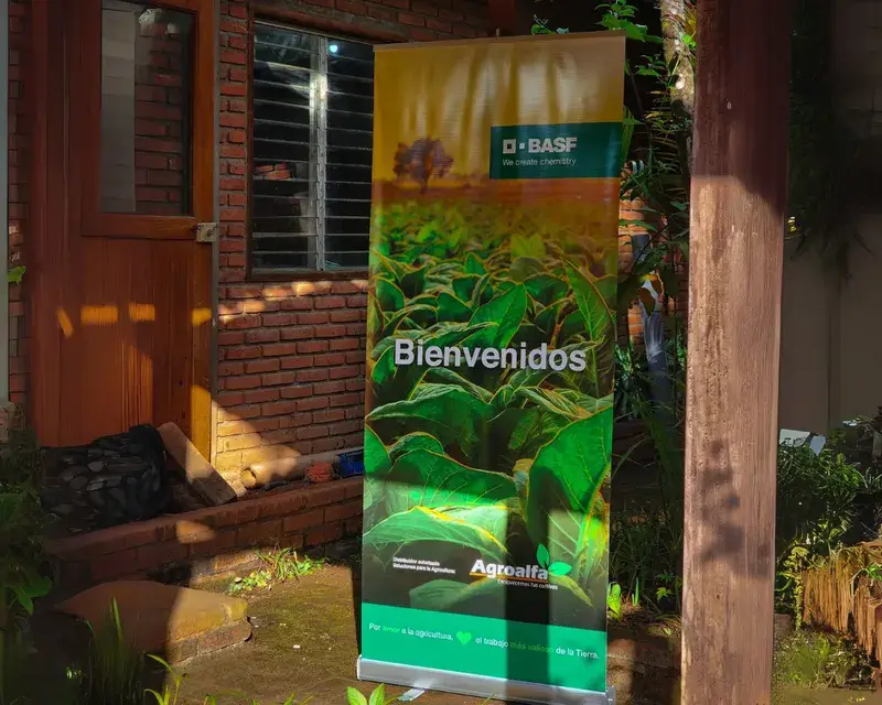 Montaje de bienvenida para un evento empresarial